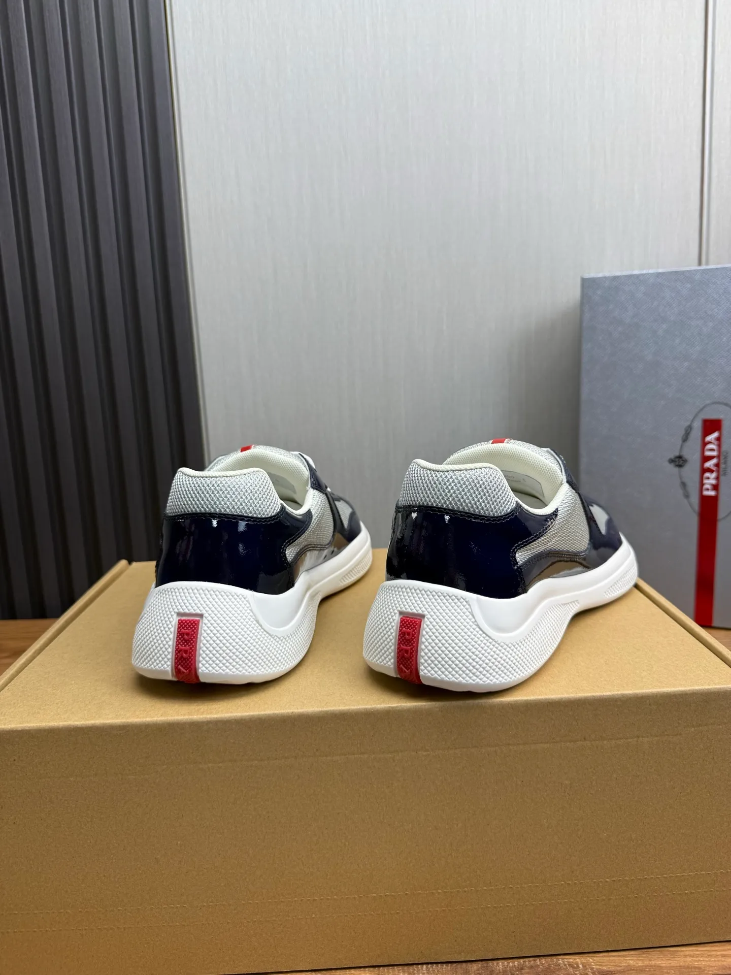 Men's shoes 640💰 [PRADA] Hot selling items🔥Must be recommended every day~~ Official website synchronized, 1:1 high quality shipments✔️ Imported cowhide fabric, rubber material + cowhide lining, original bottom, high-end airplane box packaging🎁 38-45 (38.45 custom-made, non-returnable)